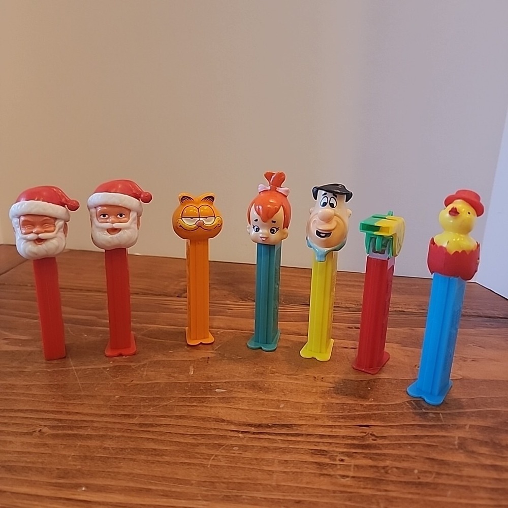 Lot of 7 Pez Dispenser Flintstones Fred & Pebbles Santa Garfield Whistle‎ Chick